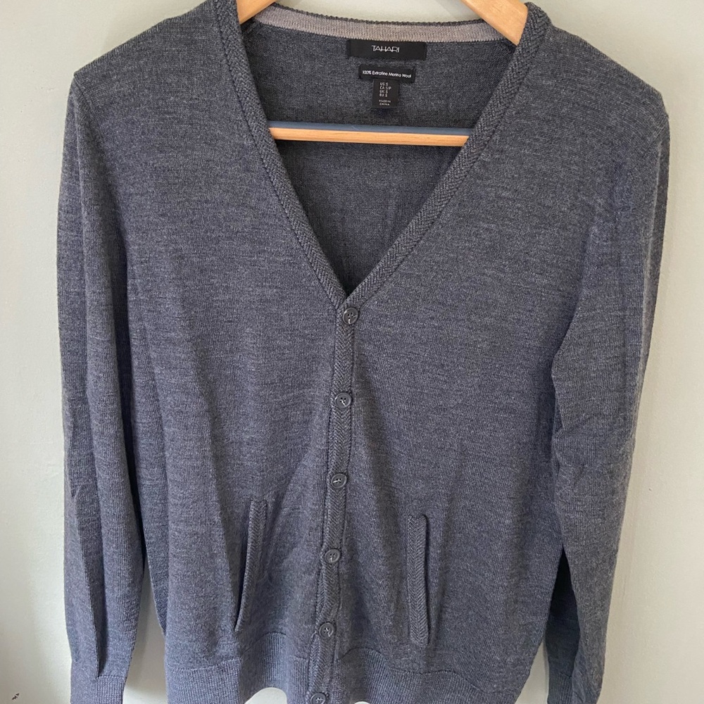 Tahari 100% extra fine merino wool cardigan, small